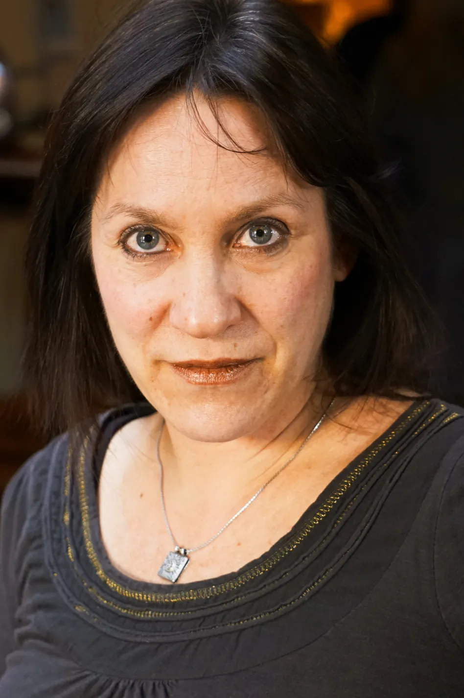 Kristina Rössler-Lehnhoff, Porträt in Schwarz